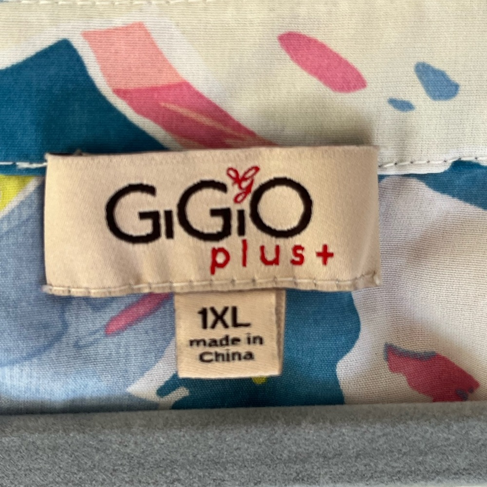 Gigio Women’s light weight bell sleeve Top. XL
W3 - Picture 8 of 9